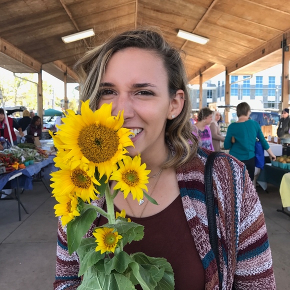 WELCOME TO MY CLOSET - Picture 6 of 6